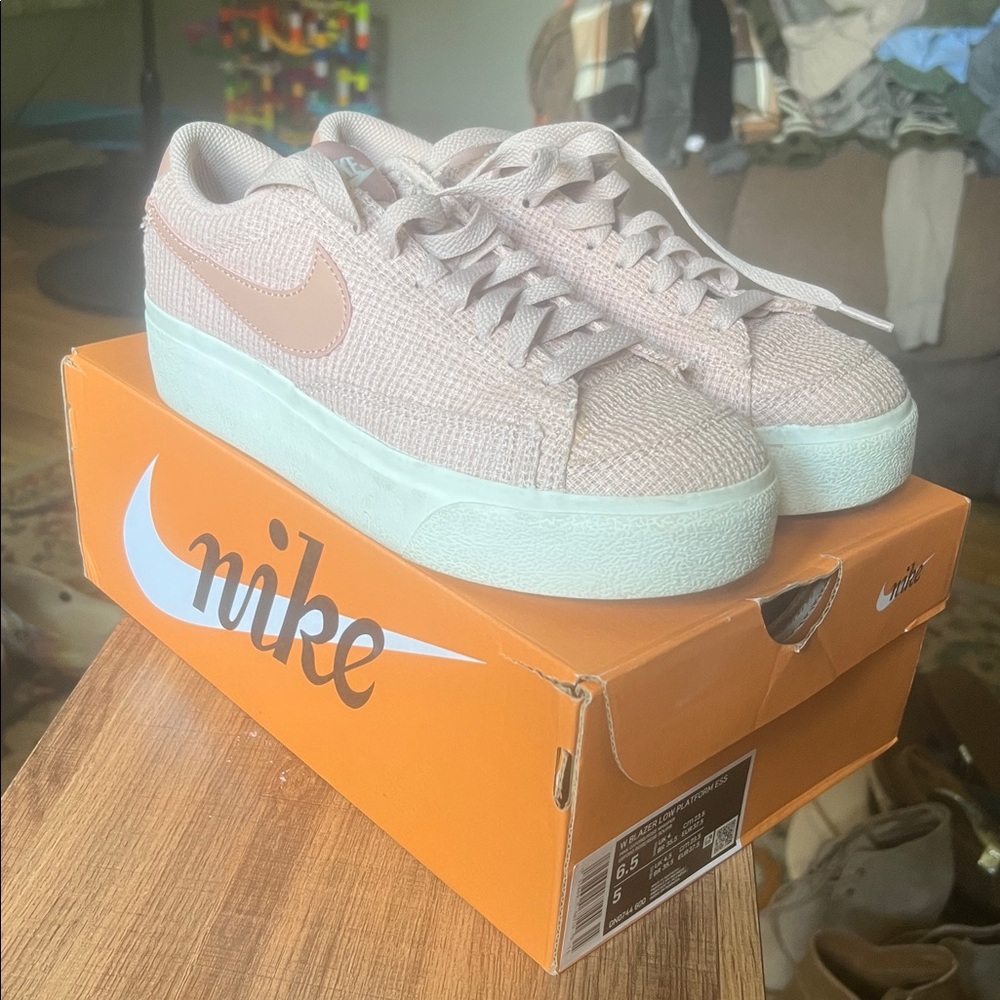 Women Nike Blazer Low Platform ESS